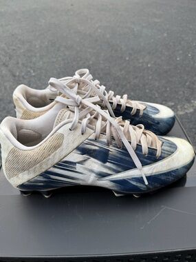 Nike Men’s Navy and White Football Cleats - Low Top Athletic Shoes